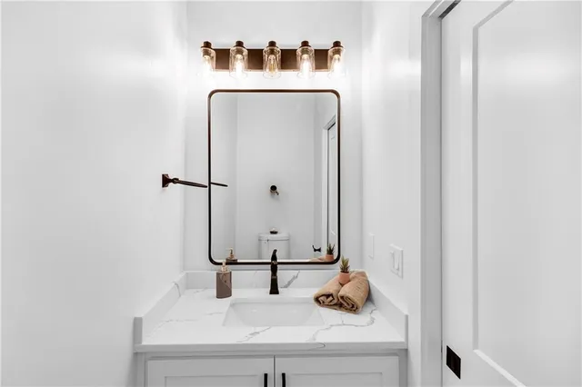 $595,000 | 2019 Summit Street, Kansas City, MO 64108