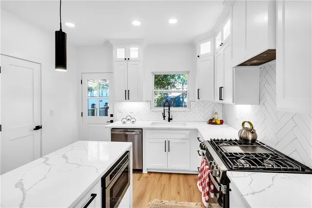 $595,000 | 2019 Summit Street, Kansas City, MO 64108