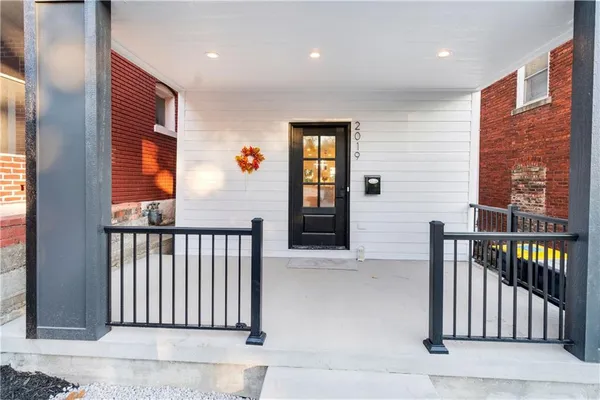 $575,000 | 2019 Summit Street, Kansas City, MO 64108