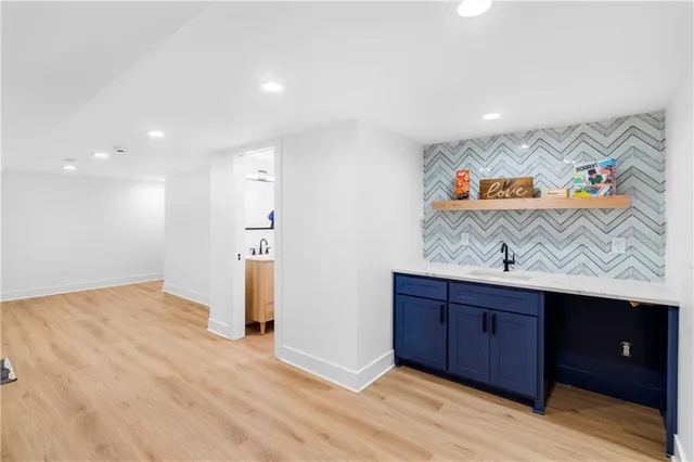 $595,000 | 2019 Summit Street, Kansas City, MO 64108