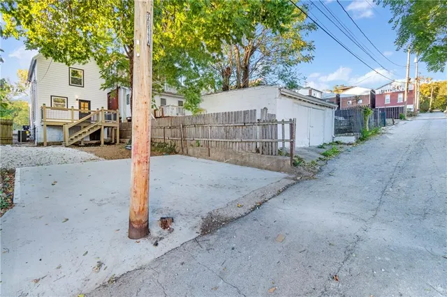 $595,000 | 2019 Summit Street, Kansas City, MO 64108