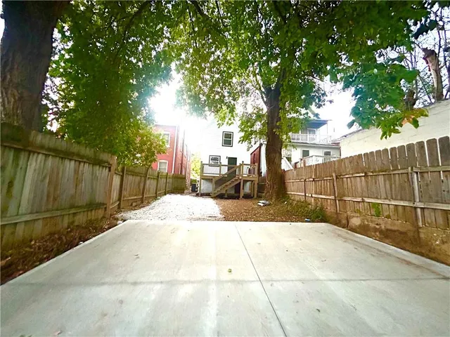 $595,000 | 2019 Summit Street, Kansas City, MO 64108