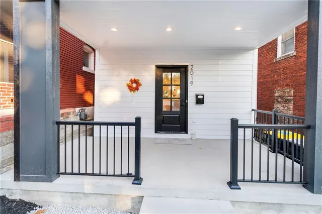 $595,000 | 2019 Summit Street, Kansas City, MO 64108