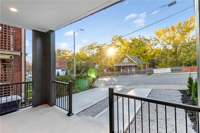 $595,000 | 2019 Summit Street, Kansas City, MO 64108