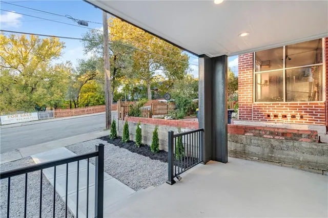 $595,000 | 2019 Summit Street, Kansas City, MO 64108