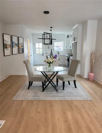 $575,000 | 2019 Summit Street, Kansas City, MO 64108