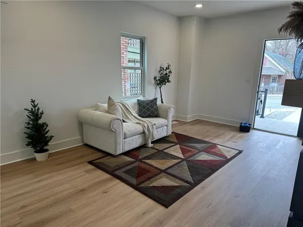 $575,000 | 2019 Summit Street, Kansas City, MO 64108
