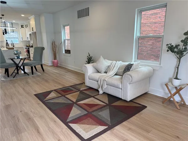 $575,000 | 2019 Summit Street, Kansas City, MO 64108