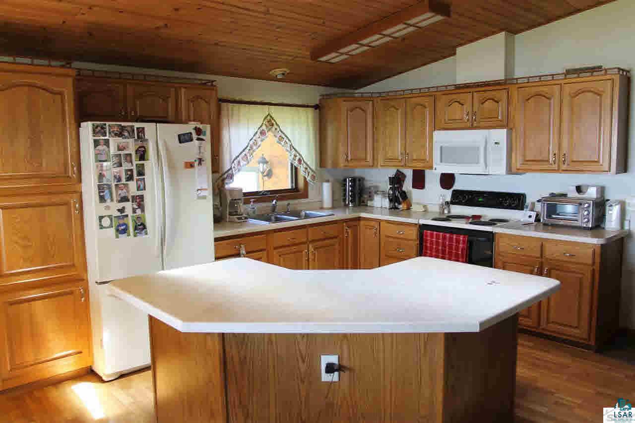 66636 Bay Front Road Ashland, WI 54806 - Photo 4 of 17 Gallery Image 4