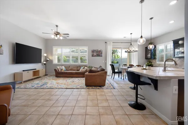 $565,000 | Undisclosed Address, Bakersfield, CA 93312