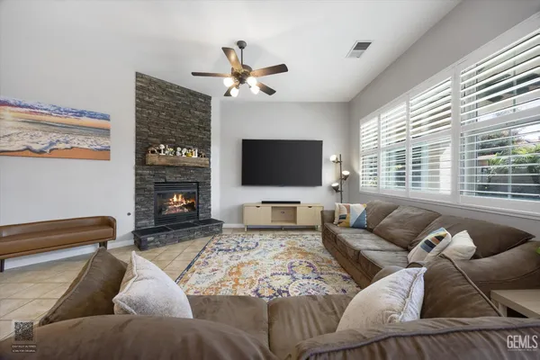 $565,000 | Undisclosed Address, Bakersfield, CA 93312