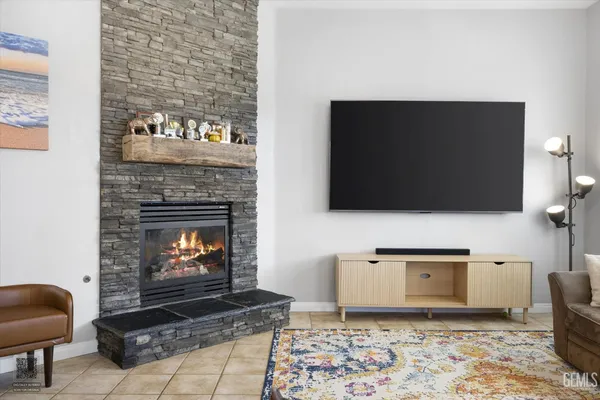 $565,000 | Undisclosed Address, Bakersfield, CA 93312