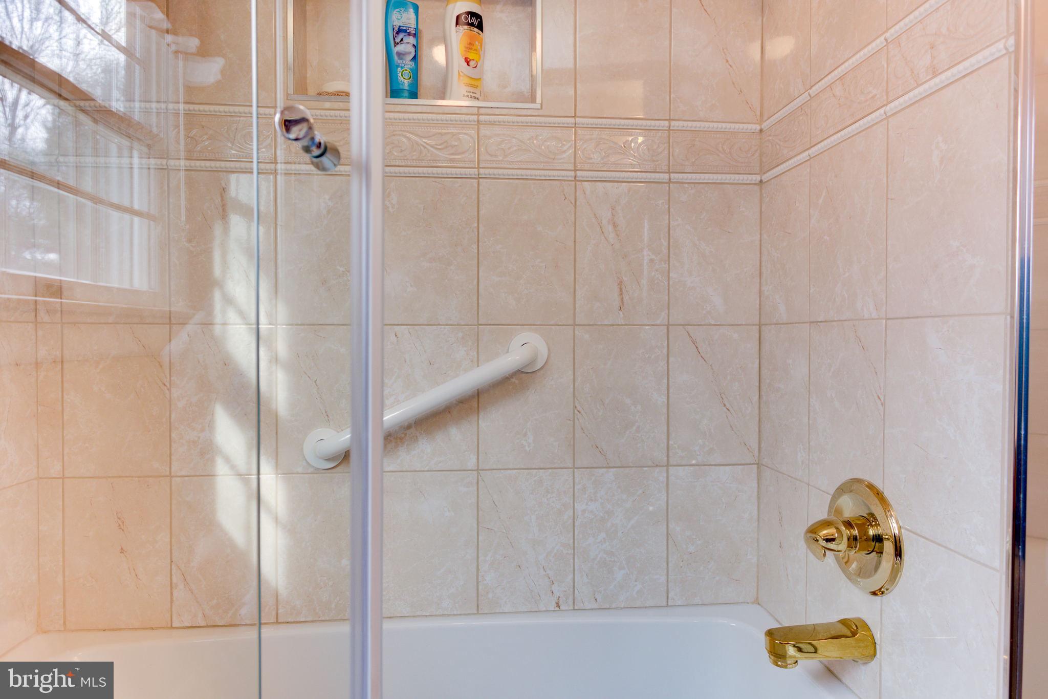 15 Papermill Road Cherry Hill, NJ 08003 - Photo 23 of 37 Pristine shower/tub