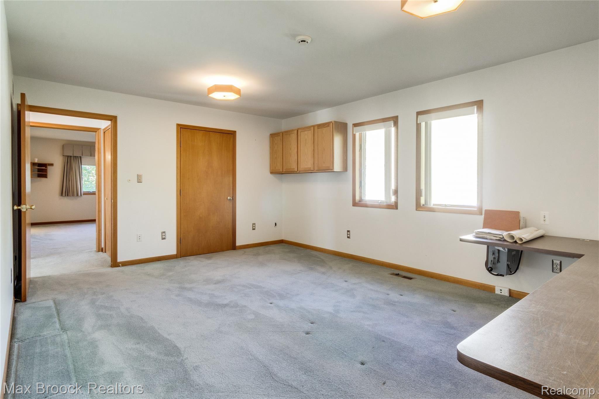 919 Spring Street Howell, MI 48843 - Photo 16 of 43 Interiors (14 of 35).jpg