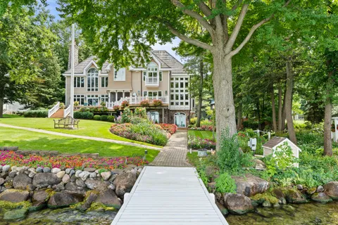 $10,995,000 | W2908 Walcowis Drive, Linn, WI 53147