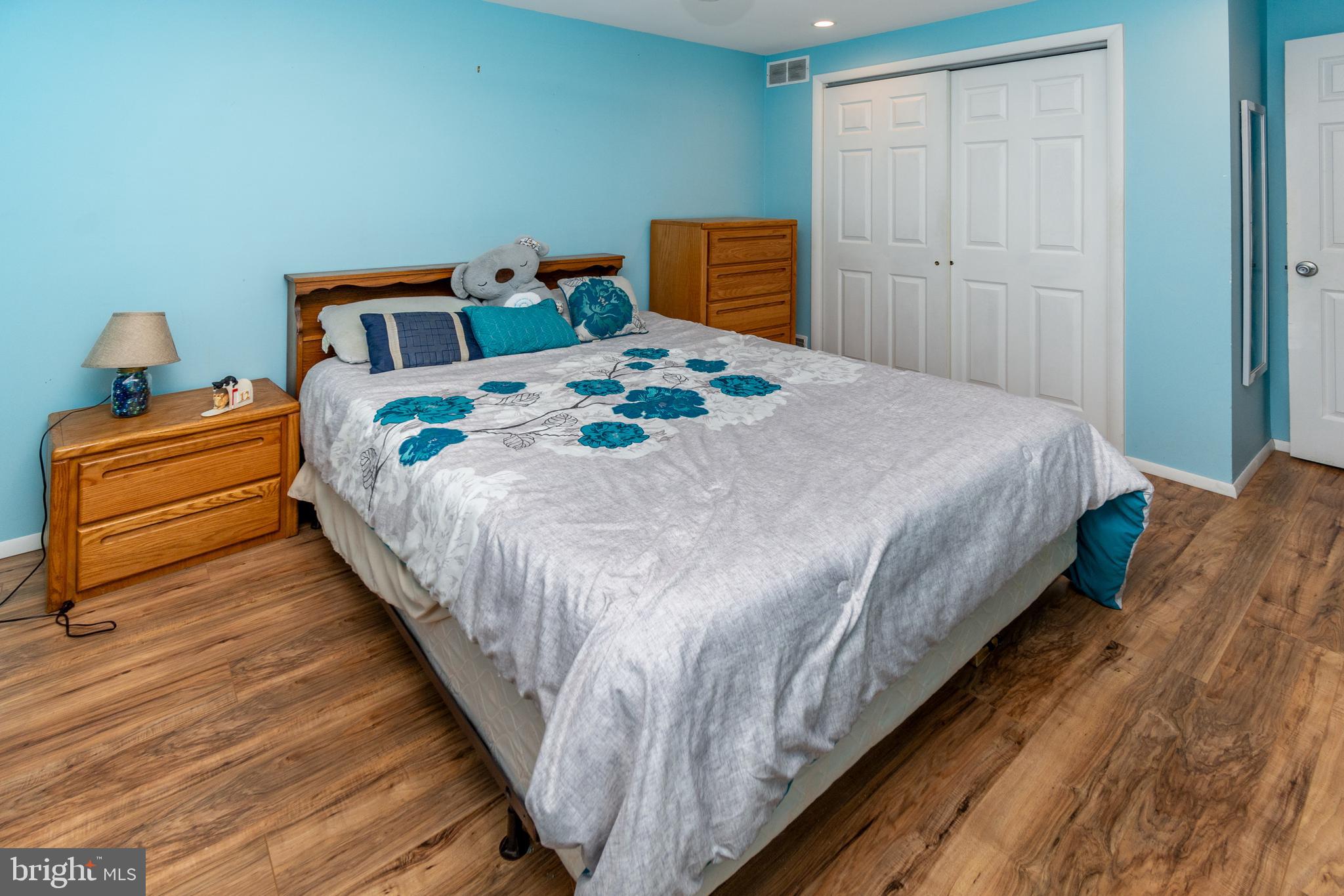 7 Pinehurst Court Hamilton, NJ 08690 - Photo 33 of 52 a bedroom with bed and window