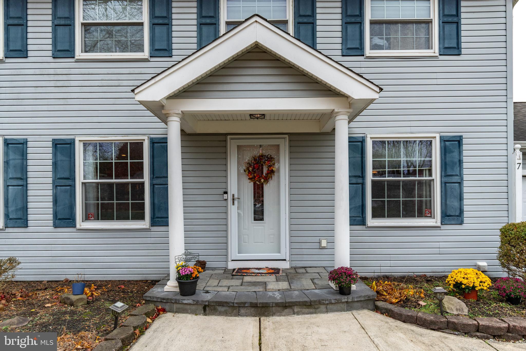 7 Pinehurst Court Hamilton, NJ 08690 - Photo 6 of 52 a front view of a house