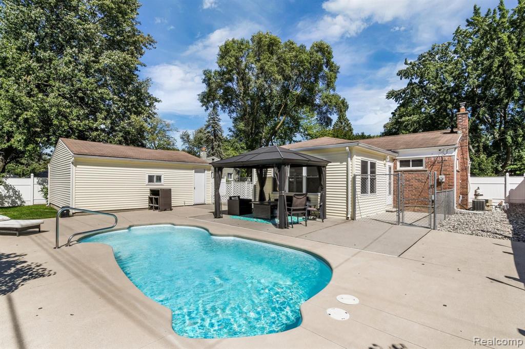 1389 North Pine Street Rochester Hills, MI 48307 - Photo 26 of 28