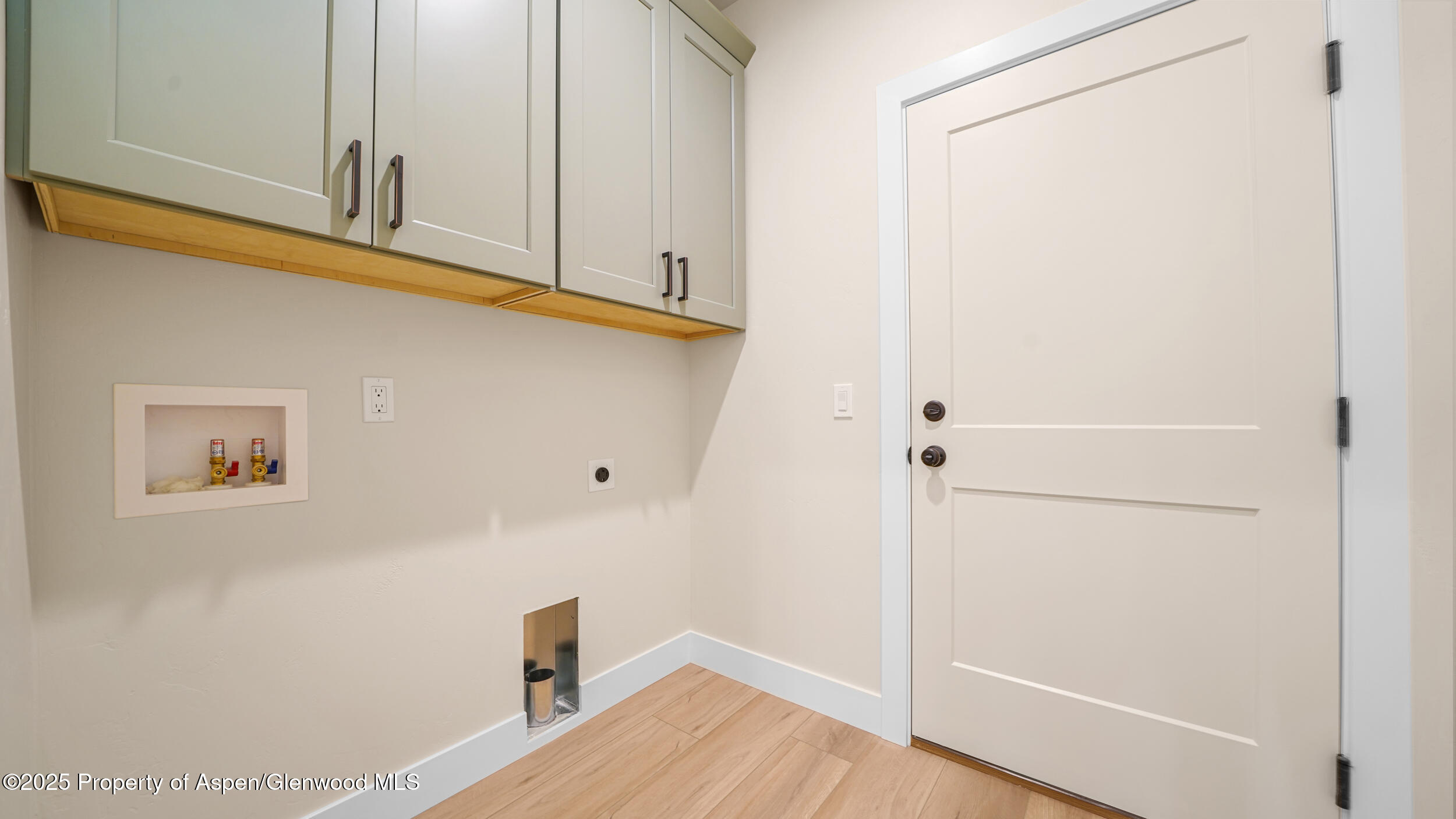 52 Hogan Circle Parachute, CO 81635 - Photo 17 of 26 Laundry and Mud Room