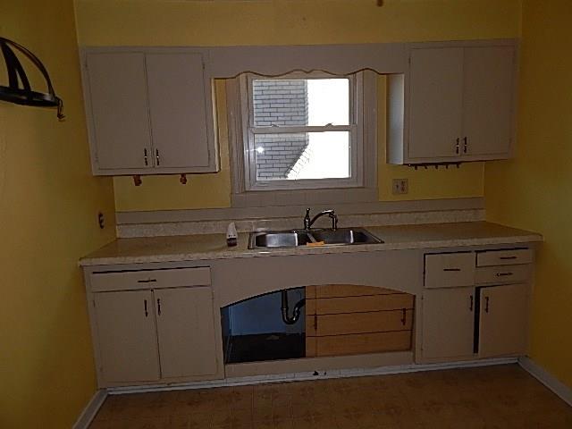 104 Ridgewood Avenue West View, PA 15229 - Photo 8 of 15 Gallery Image 8