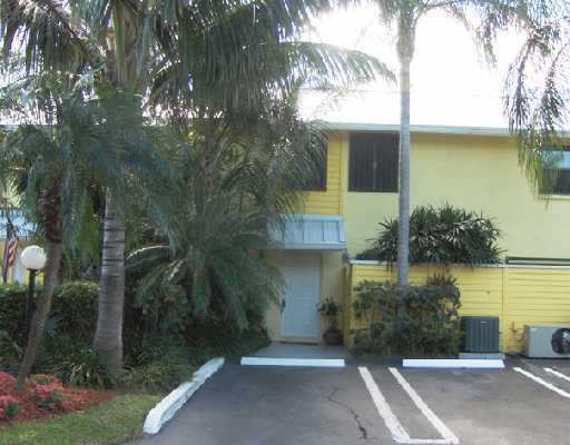 614 Mariners Way Boynton Beach, FL 33435 - Photo 1 of 16 Primary Photo