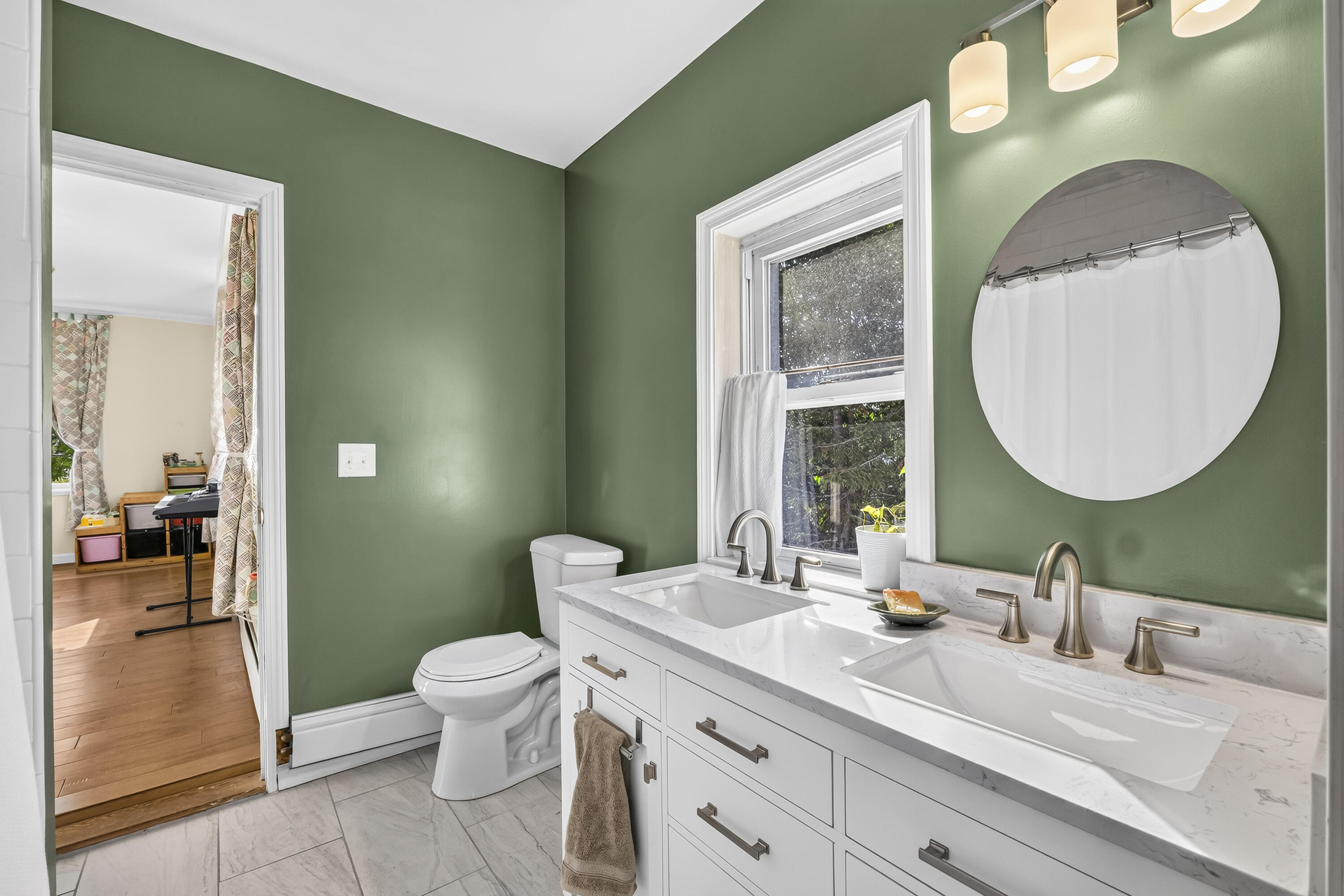 23 Mayo Street Portland, ME 04101 - Photo 25 of 40 Full bath