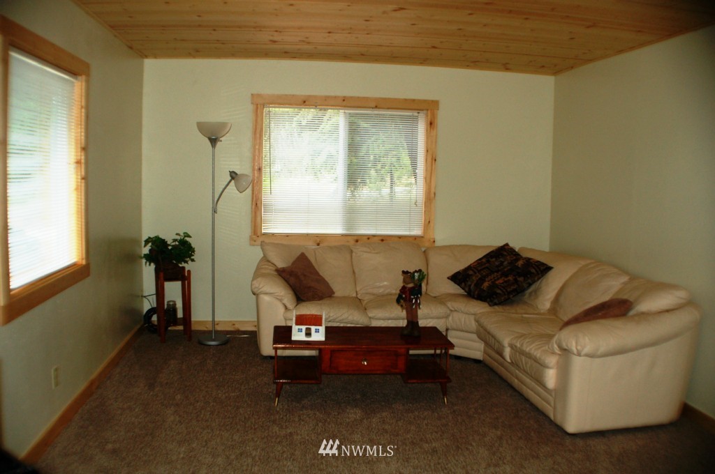 2 Highland Road Winthrop, WA 98862 - Photo 7 of 23