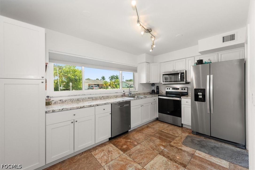 190 Brooks Road North Fort Myers, FL 33917 - Photo 7 of 30
