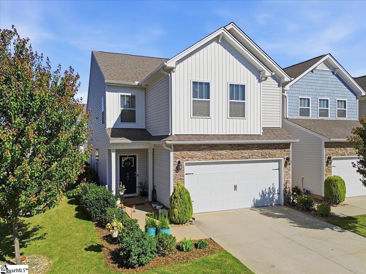582 Yellow Fox Road Greer, SC 29650 - Photo 1 of 37