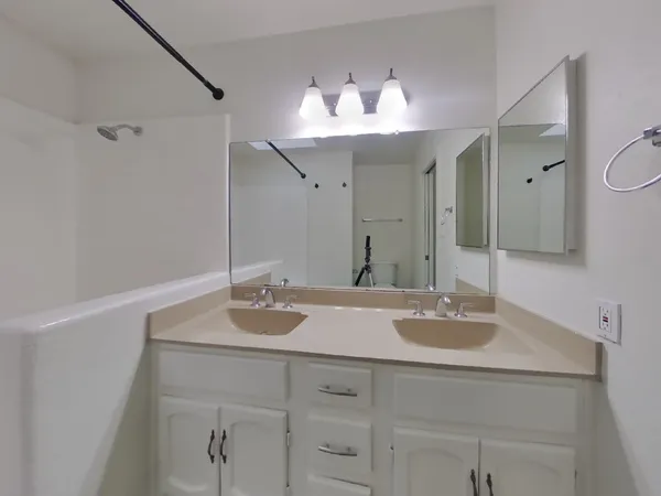 $2,529 | 4633 West Bluefield Avenue, Glendale, AZ 85308