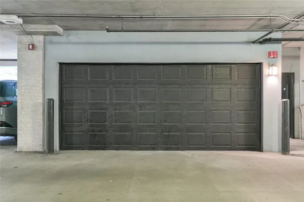 $3,200 | 2000 Bagby Street, Unit 2401, Houston, TX 77002