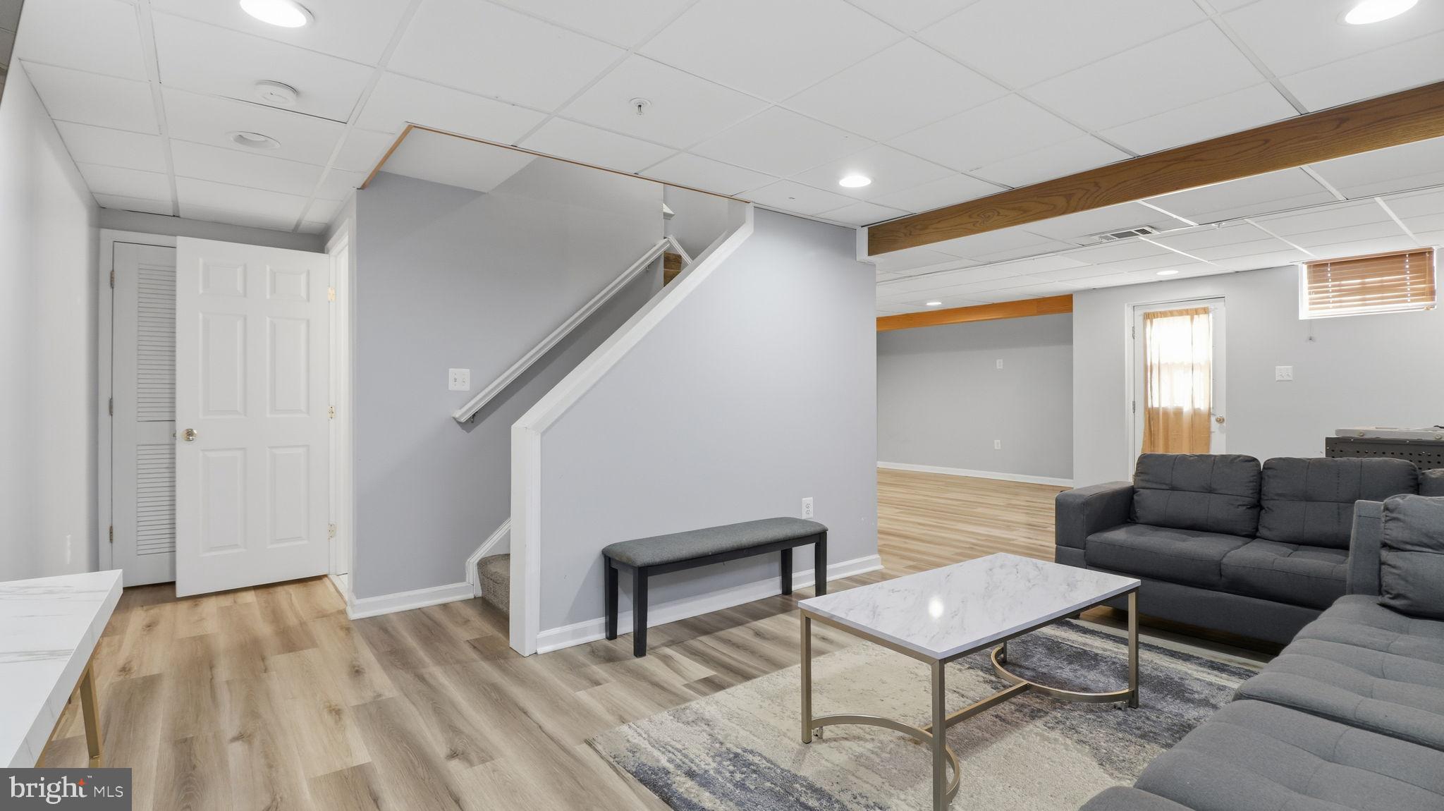 7105 Friendship Road Clinton, MD 20735 - Photo 31 of 42 Spacious, modern living area with natural light.
