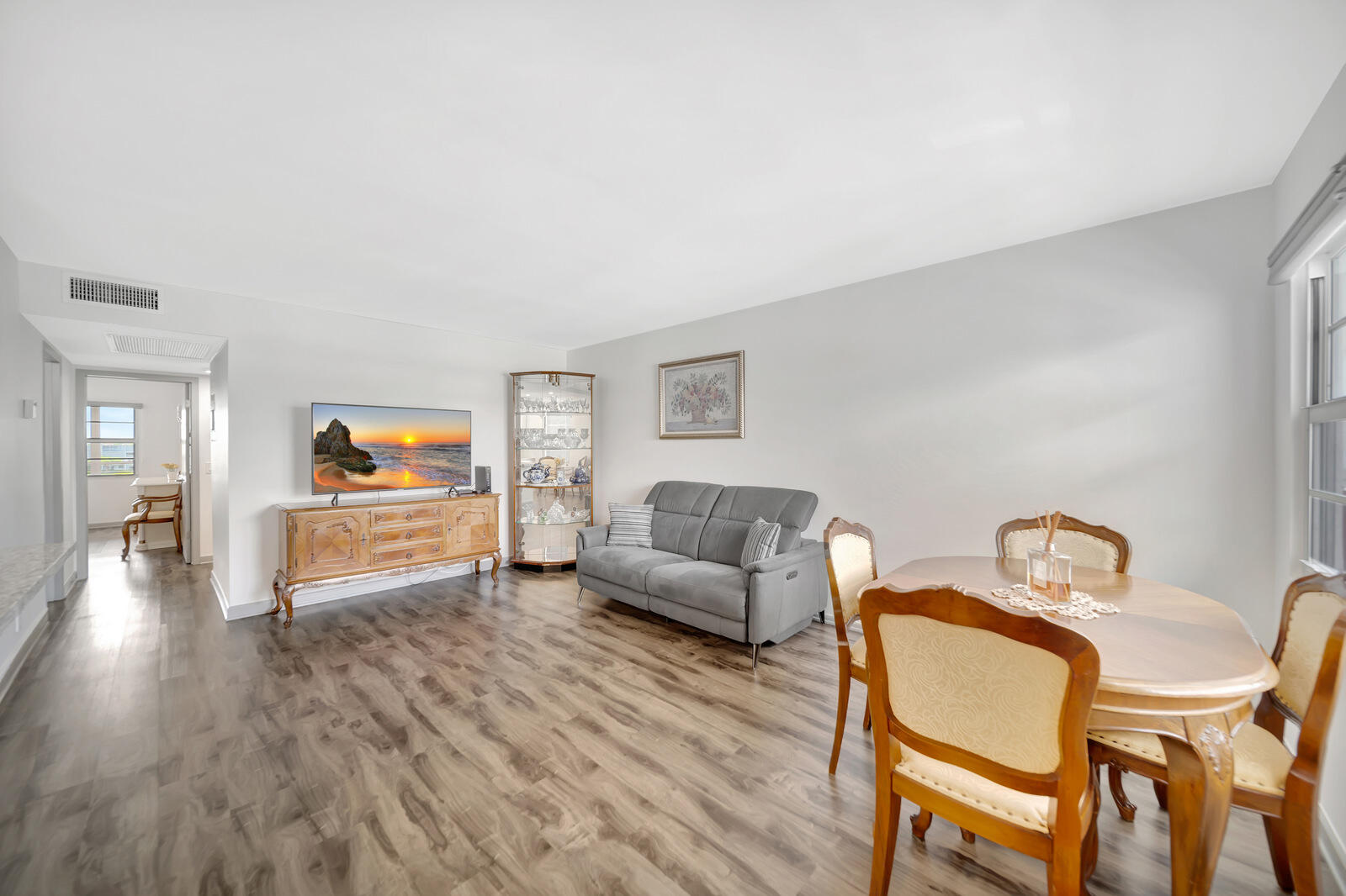 4063 Exeter Boca Raton, FL 33434 - Photo 11 of 55 LIVING ROOM