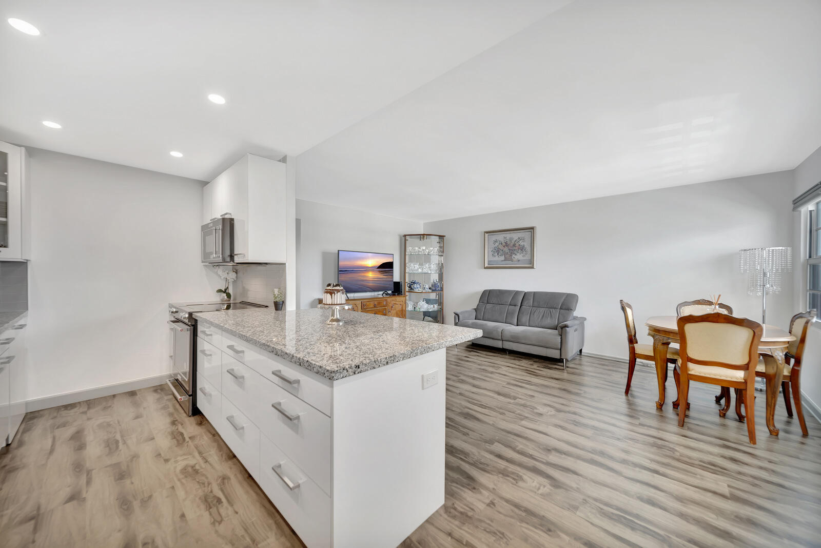 4063 Exeter Boca Raton, FL 33434 - Photo 10 of 55 KITCHEN/LIVING