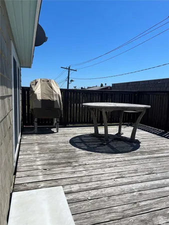 $5,500 | 786 Evergreen Walk, Ocean Beach, NY 11770