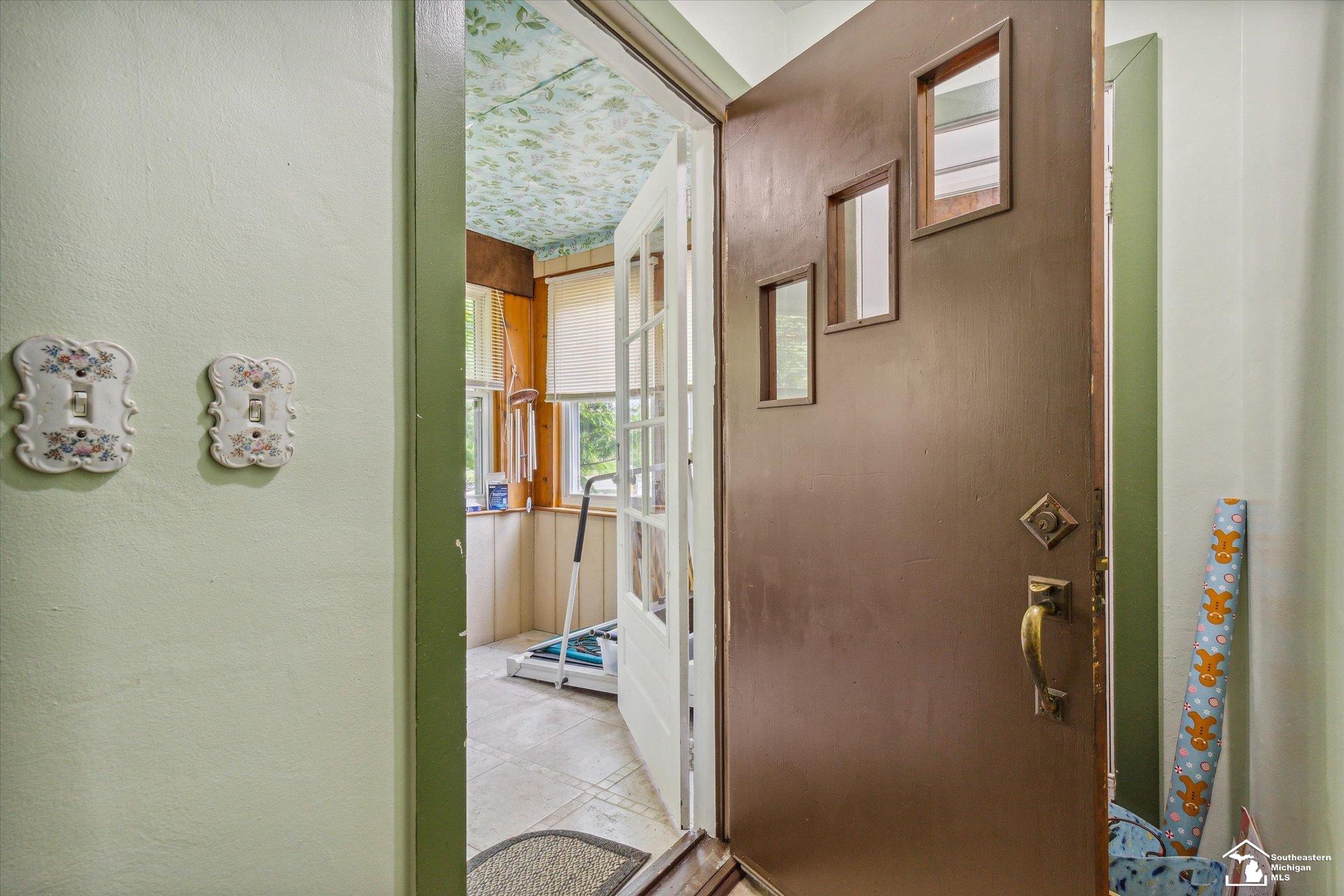 27487 Goddard Road Romulus, MI 48174 - Photo 9 of 49