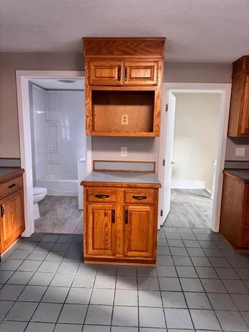 $2,000 | 66 Taylor Street, Unit 2, Holyoke, MA 01040