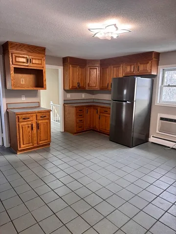 $2,000 | 66 Taylor Street, Unit 2, Holyoke, MA 01040