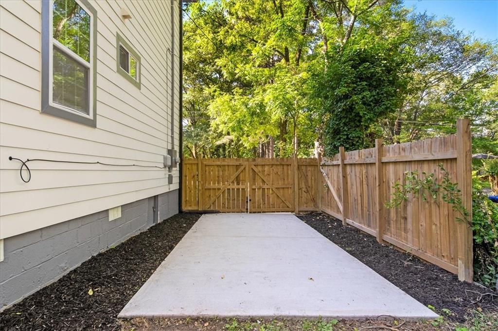 1415 Almont Drive Southwest Atlanta, GA 30310 - Photo 25 of 27