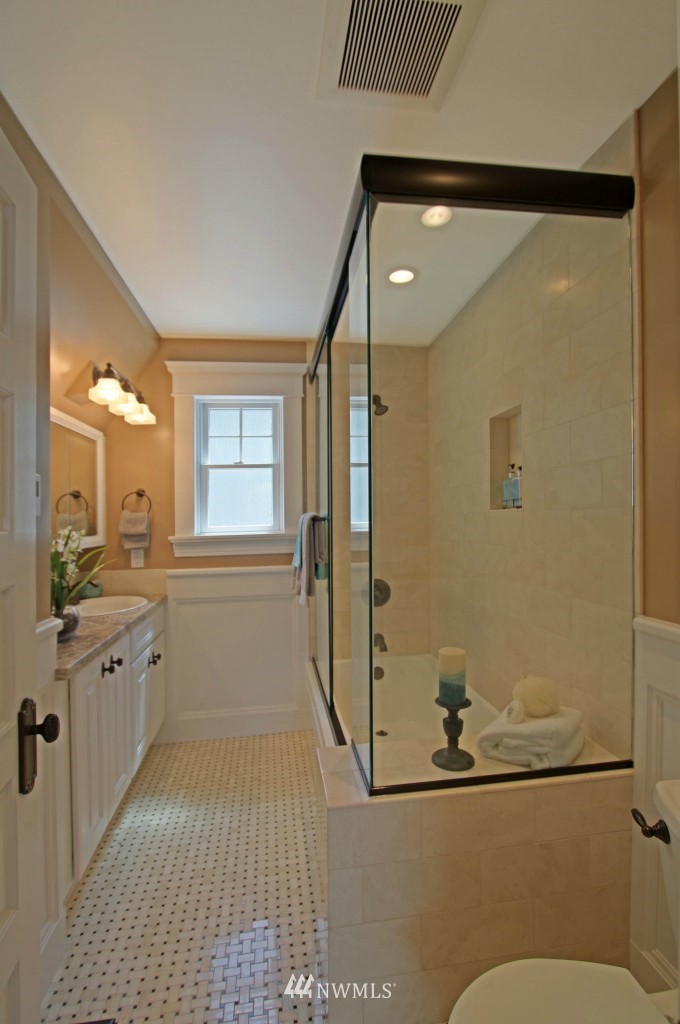 1802 Rucker Avenue Everett, WA 98201 - Photo 18 of 25 Gallery Image 18