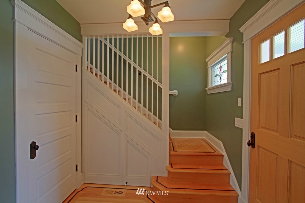 1802 Rucker Avenue Everett, WA 98201 - Photo 3 of 25 Gallery Image 3