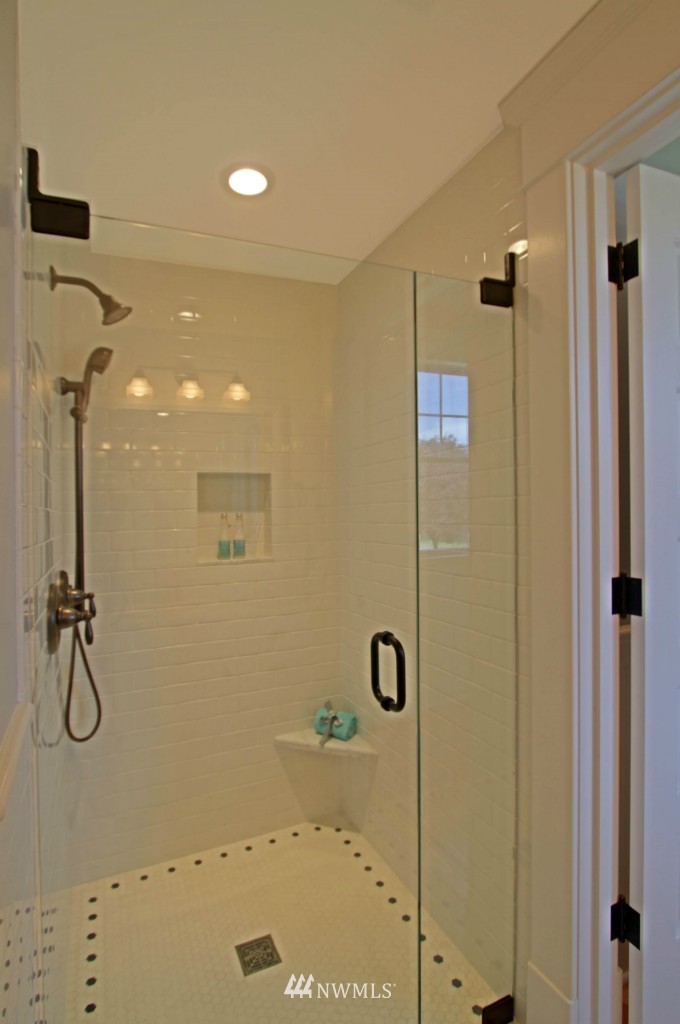 1802 Rucker Avenue Everett, WA 98201 - Photo 21 of 25 Gallery Image 21