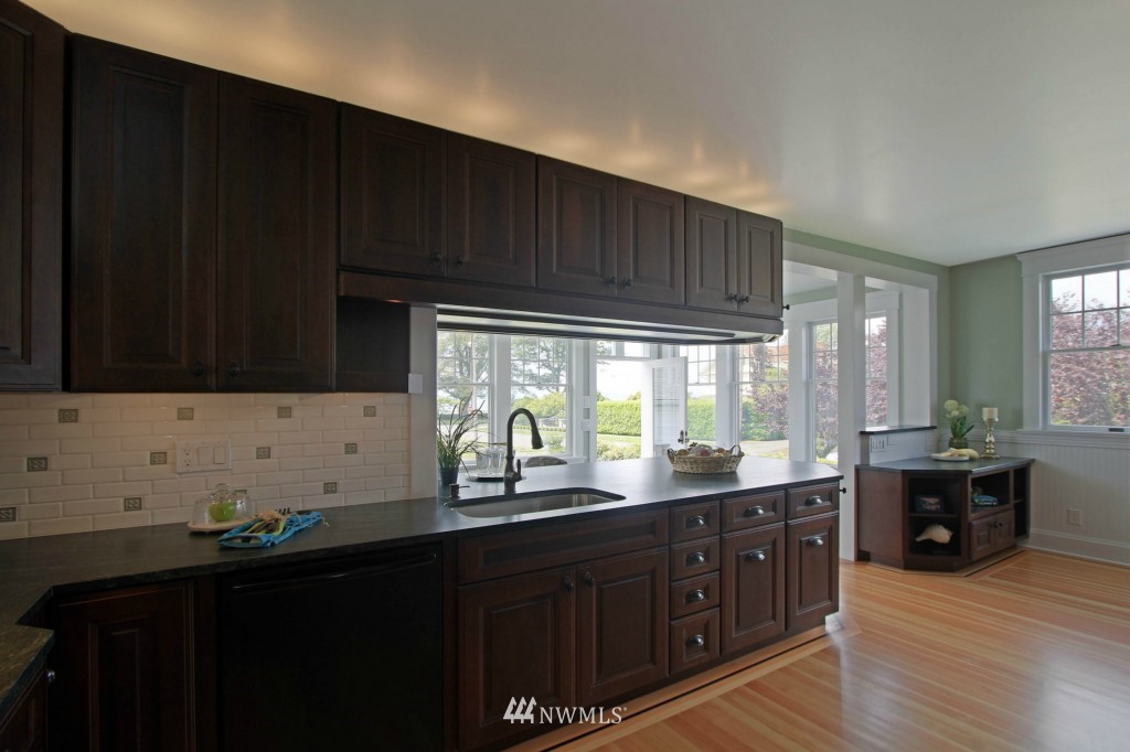 1802 Rucker Avenue Everett, WA 98201 - Photo 8 of 25 Gallery Image 8