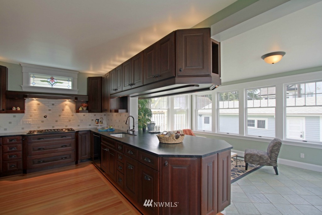 1802 Rucker Avenue Everett, WA 98201 - Photo 9 of 25 Gallery Image 9