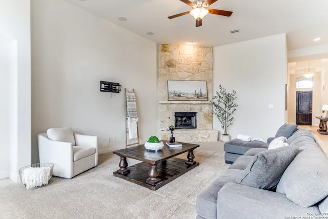 $3,300 | 233 Branson Falls Drive, Boerne, TX 78006