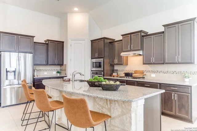 $3,300 | 233 Branson Falls Drive, Boerne, TX 78006