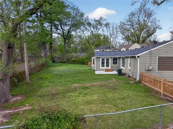 $625,000 | 5105 West 73rd Street, Prairie Village, KS 66208