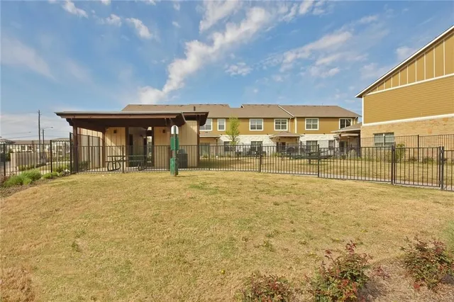 $1,995 | 516 East Slaughter Lane, Unit 602, Austin, TX 78744