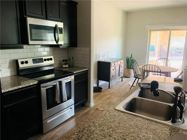 $1,995 | 516 East Slaughter Lane, Unit 602, Austin, TX 78744
