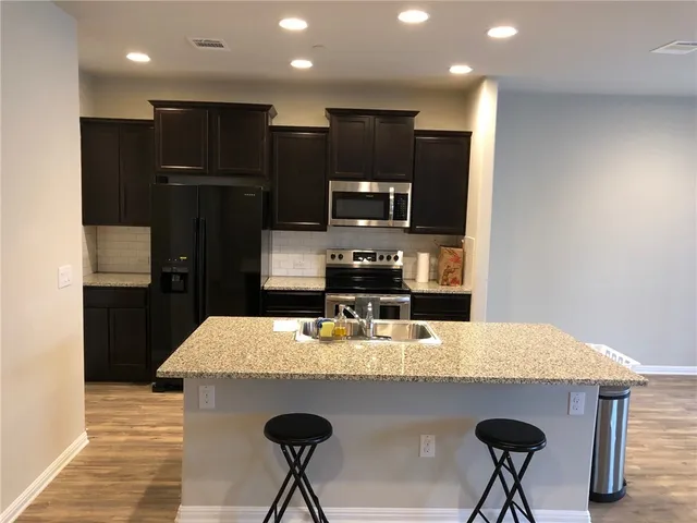 $1,995 | 516 East Slaughter Lane, Unit 602, Austin, TX 78744